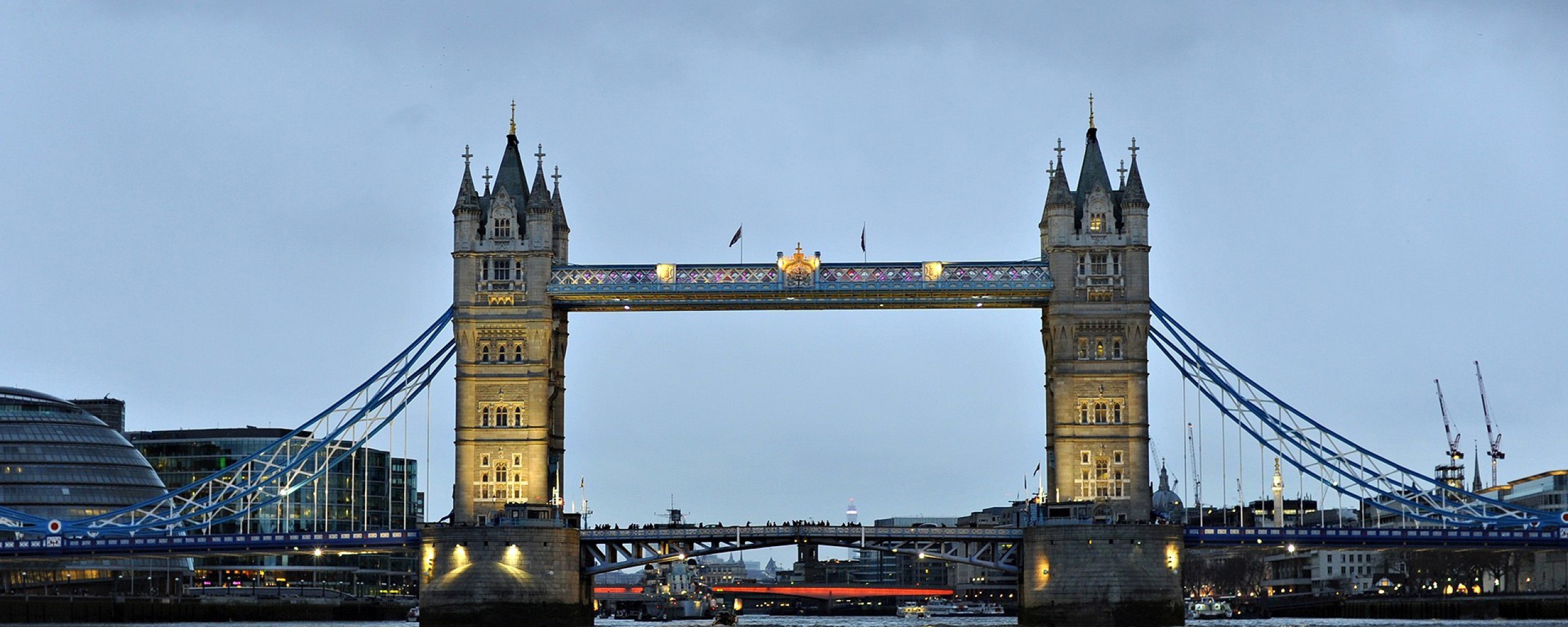 London bridge 2560x1024