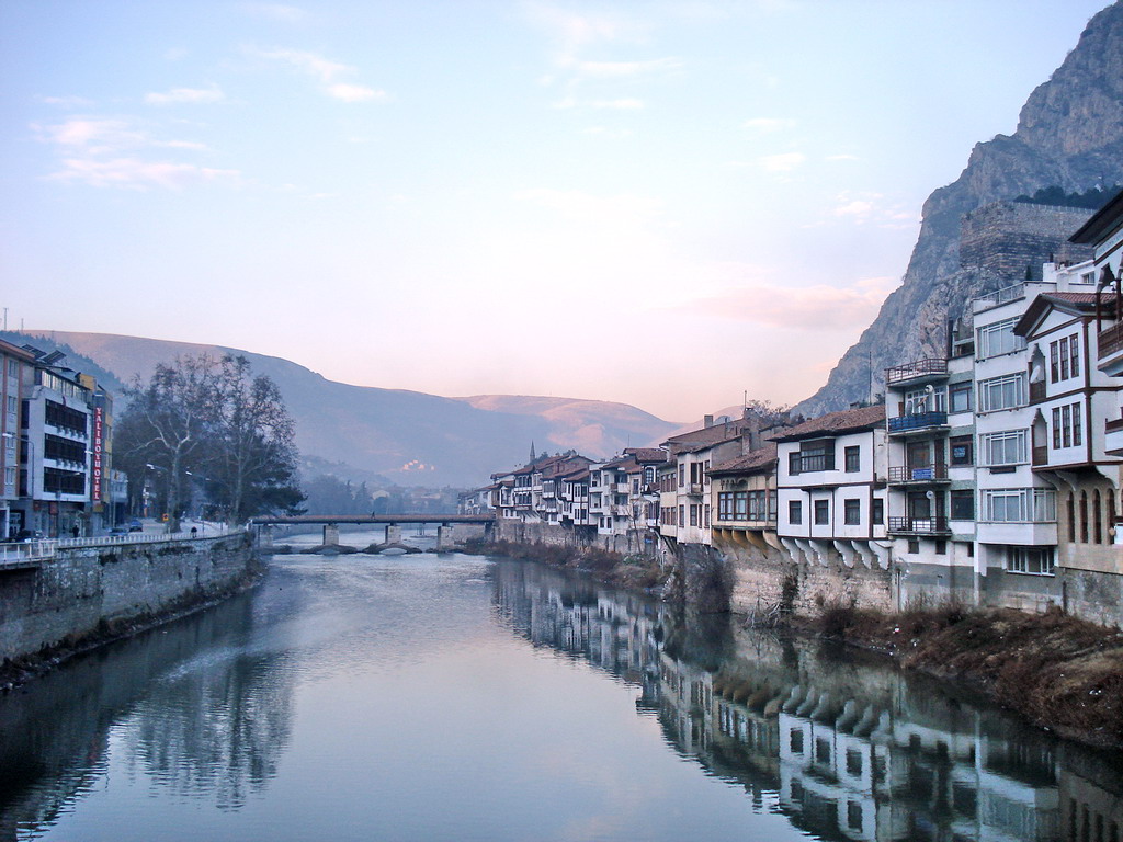 Amasya river 1024 x 768