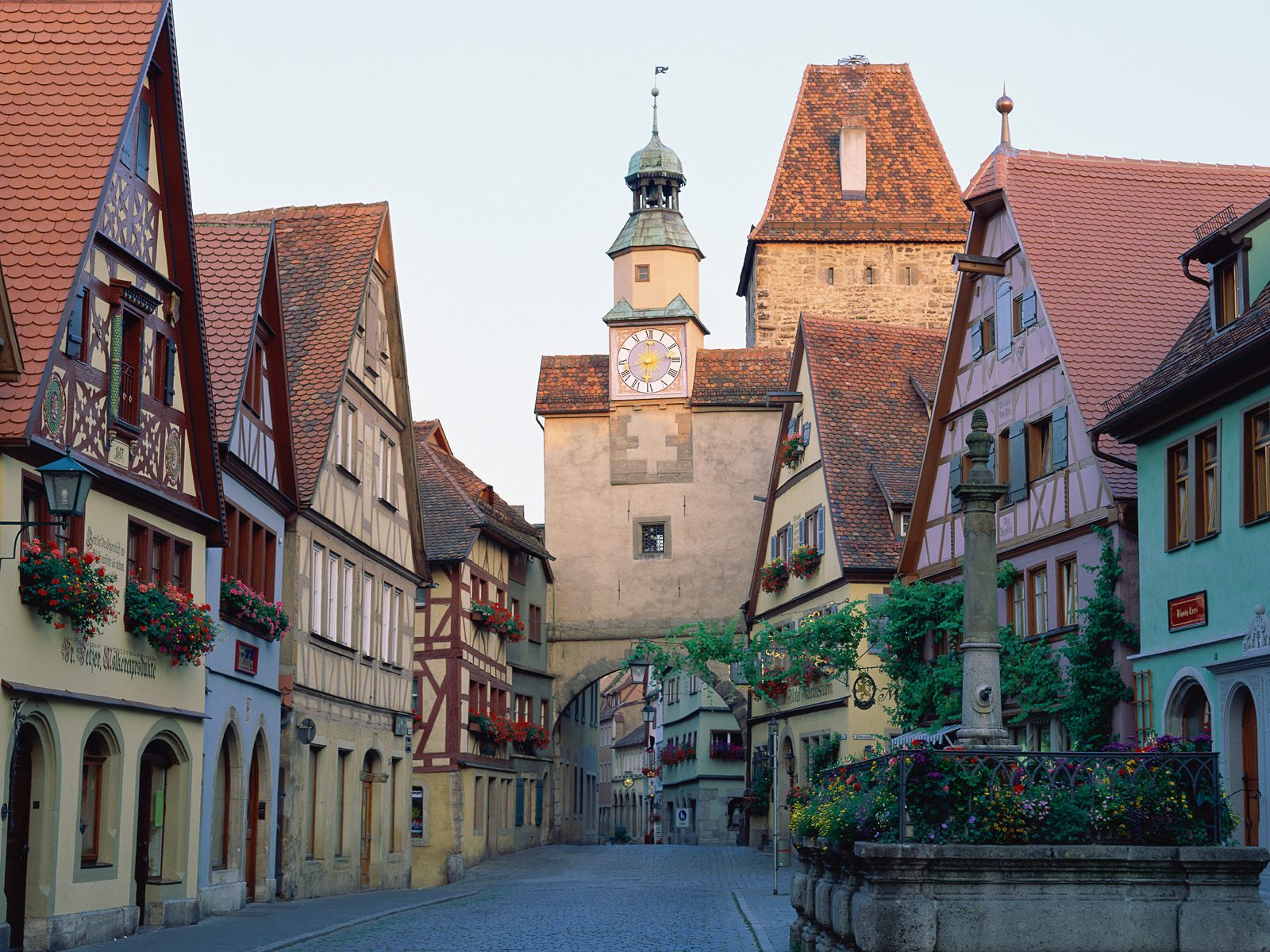 Rothenburg ob der Tauber Bavaria 1600 x 1200