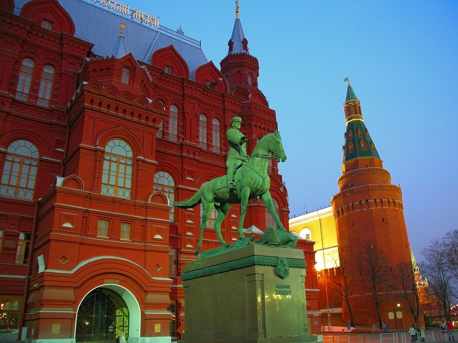 Marshall Zhukov Equestrian Statue and State Historical Museum 1600 x 1200