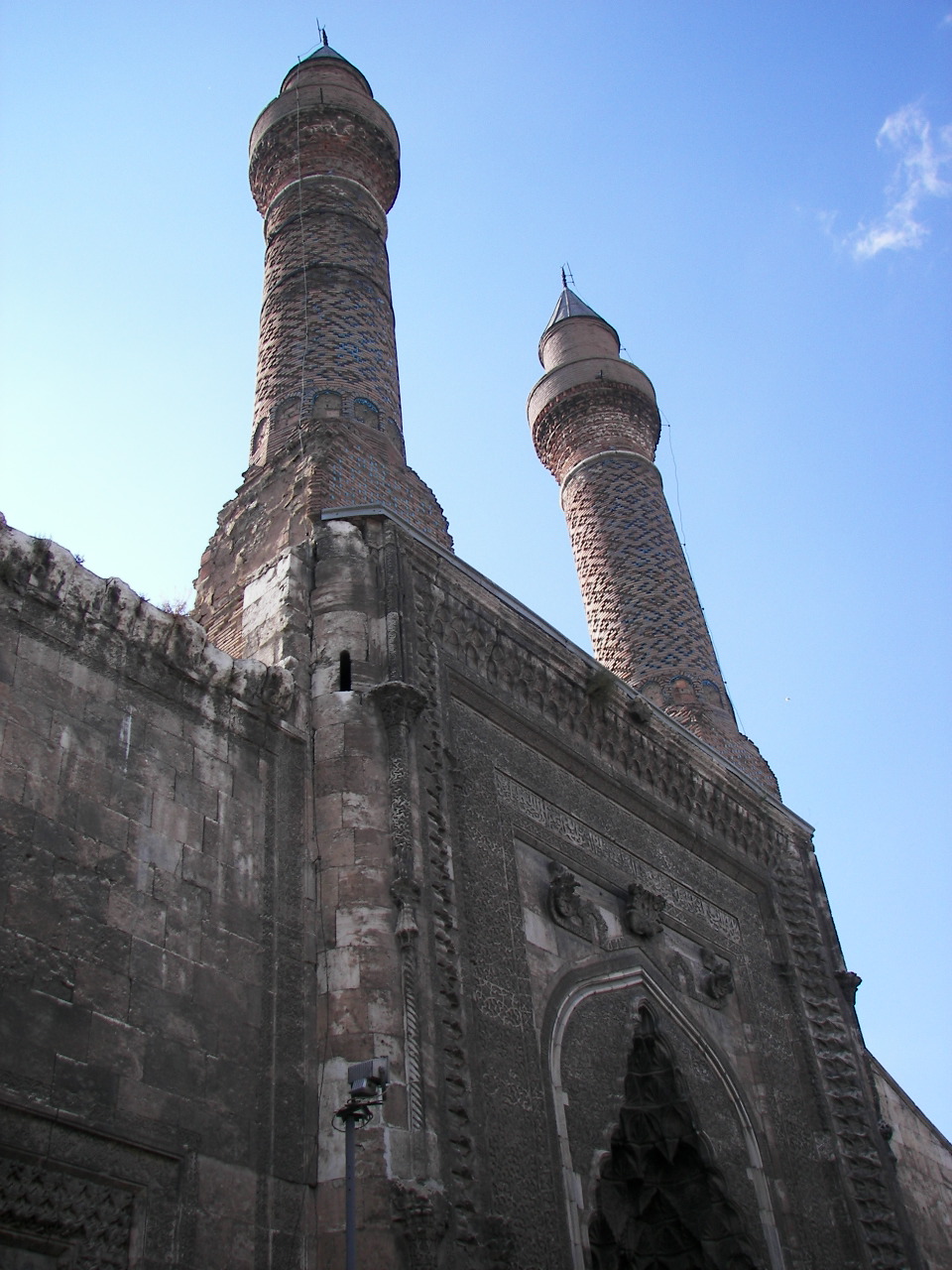 sivas cifte minareli medrese 960 x 1280