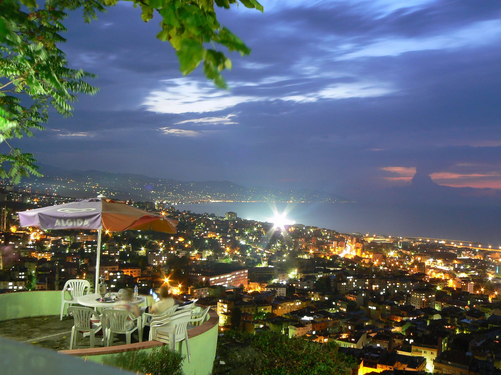 trabzon night view 1024 x 768