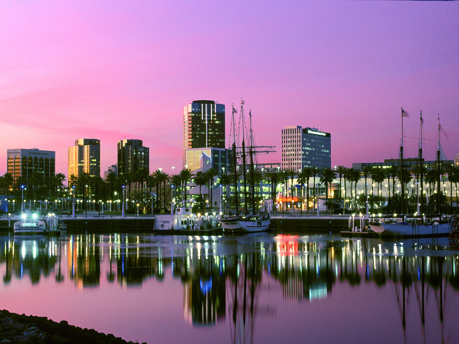 Long Beach California 1600 x 1200