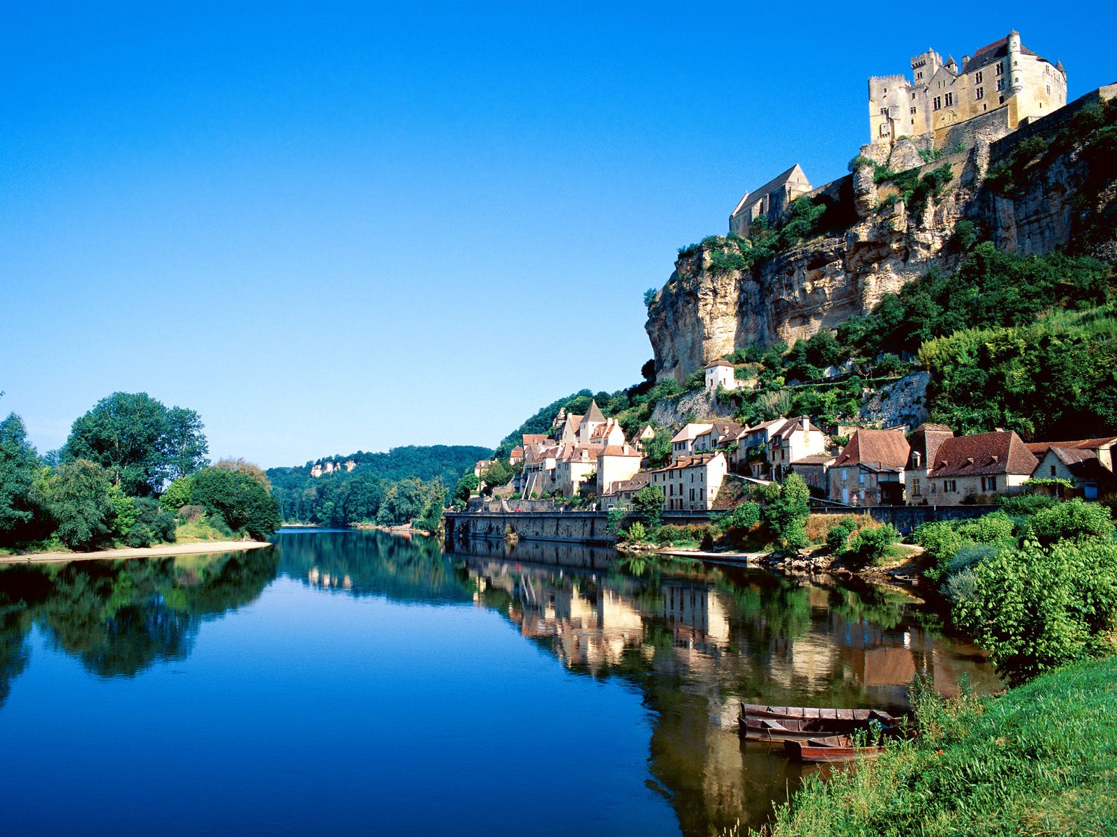 Beynac Dordogne River 1600 x 1200