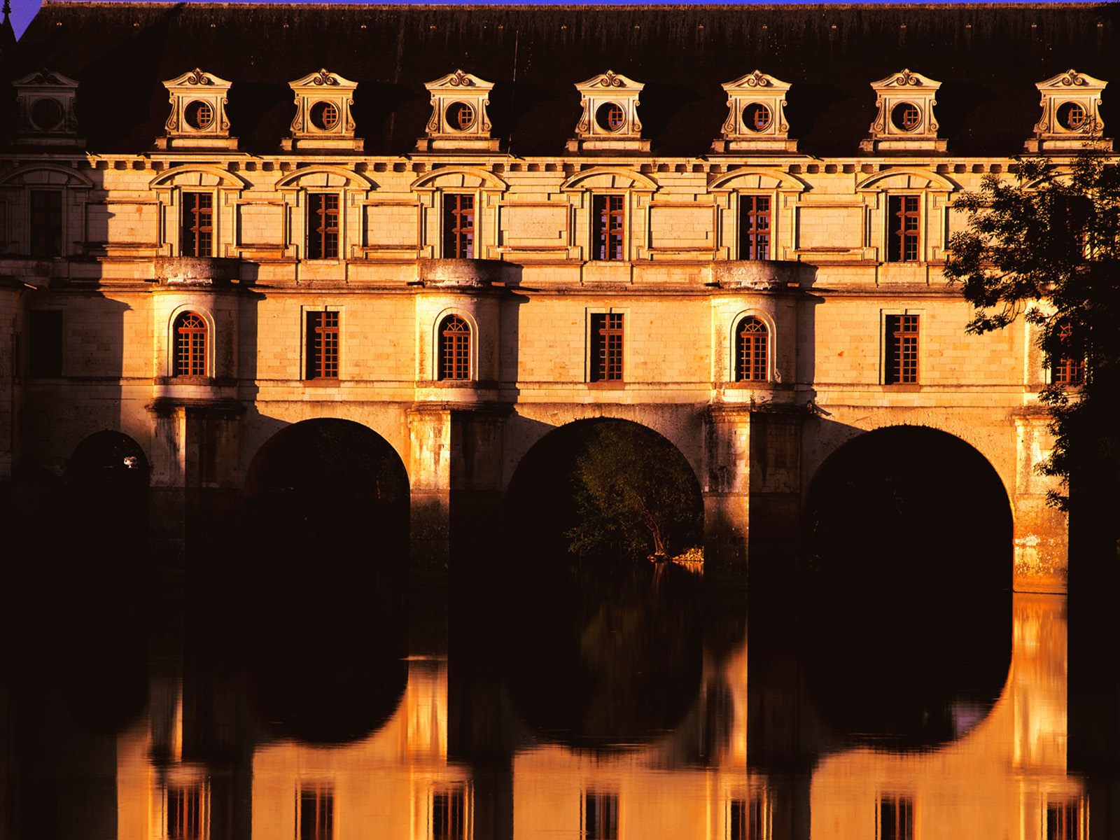 Chateau de Chenonceau Loire Valley 1600 x 1200