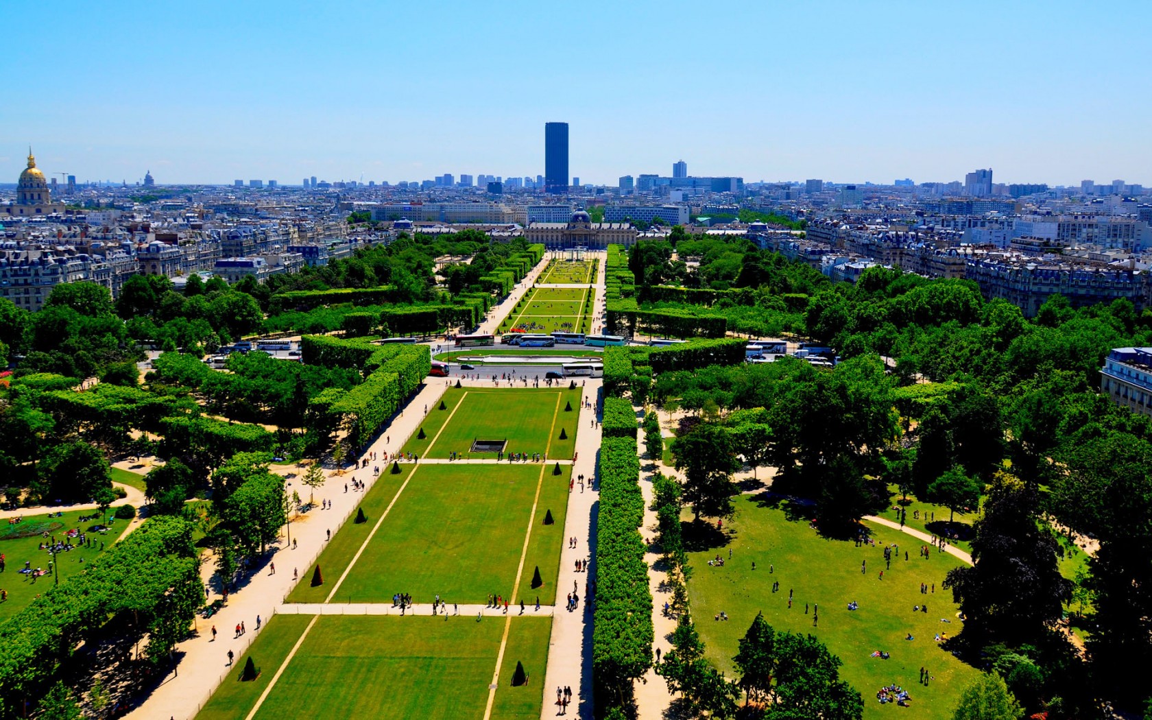 The Champ de Mars Park 1680x1050