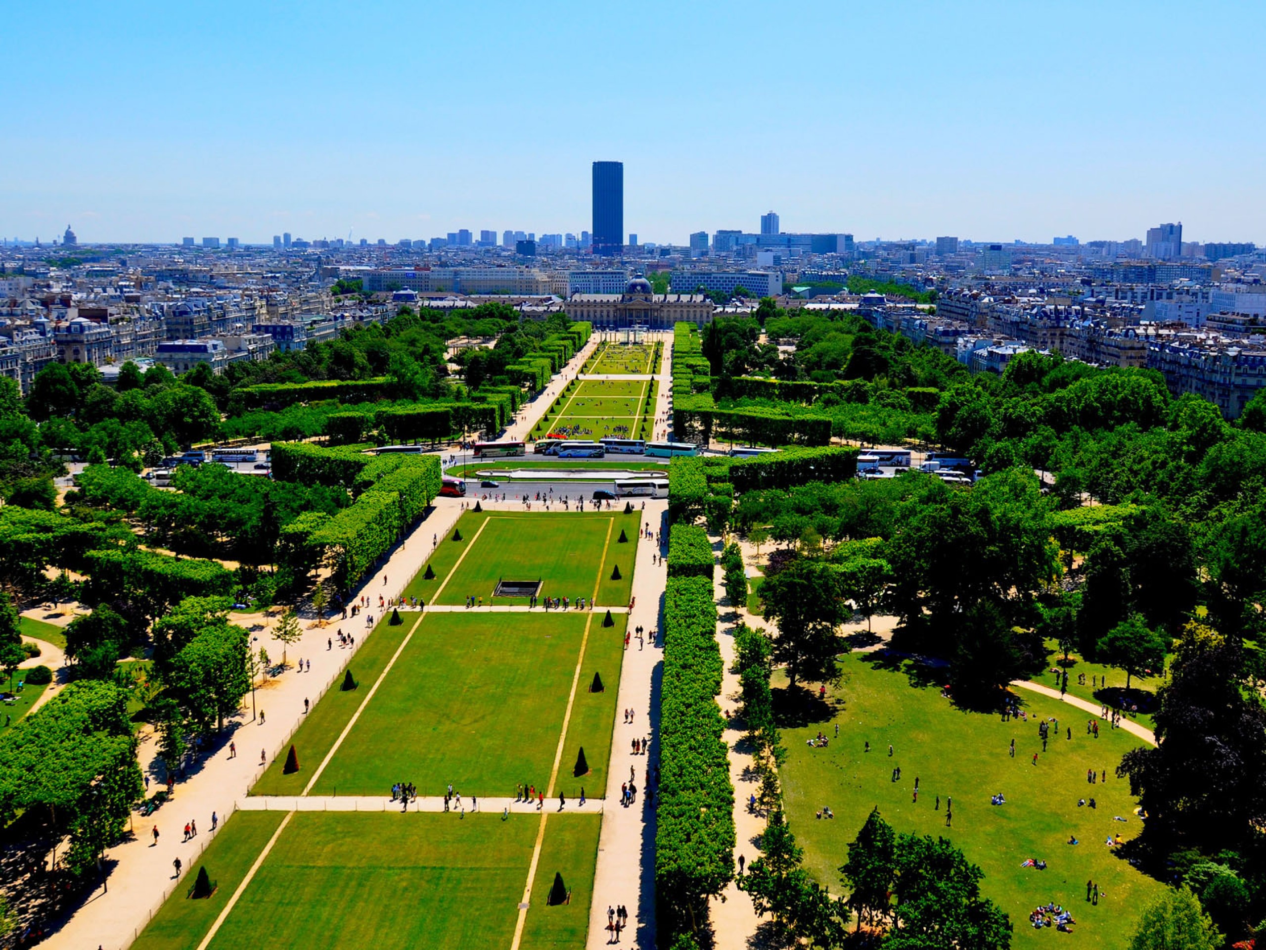 The Champ de Mars Park 2560x1920