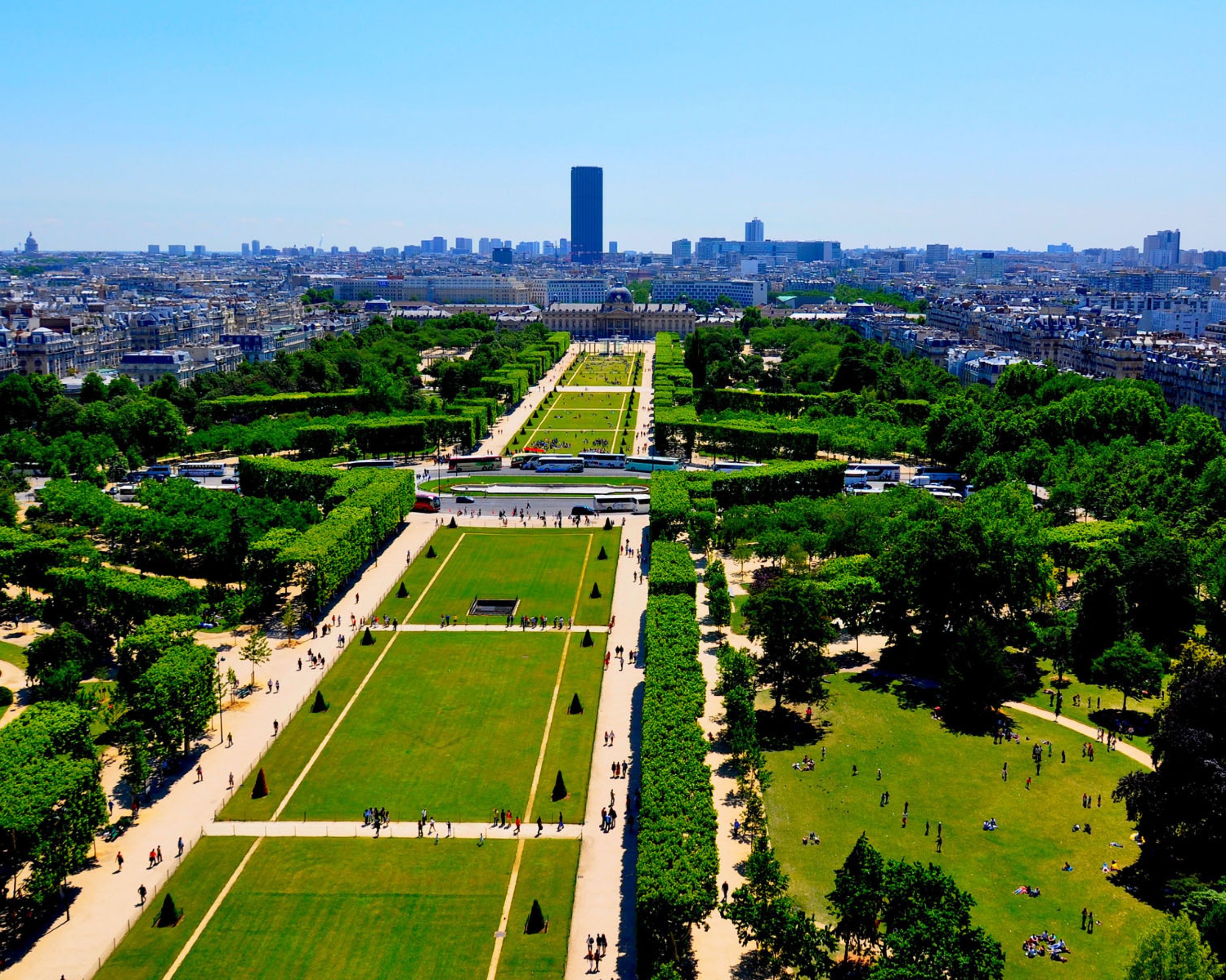 The Champ de Mars Park 2560x2048