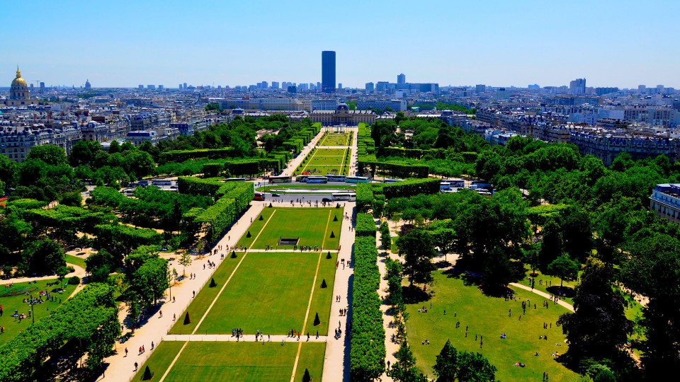 The Champ de Mars Park 960x540
