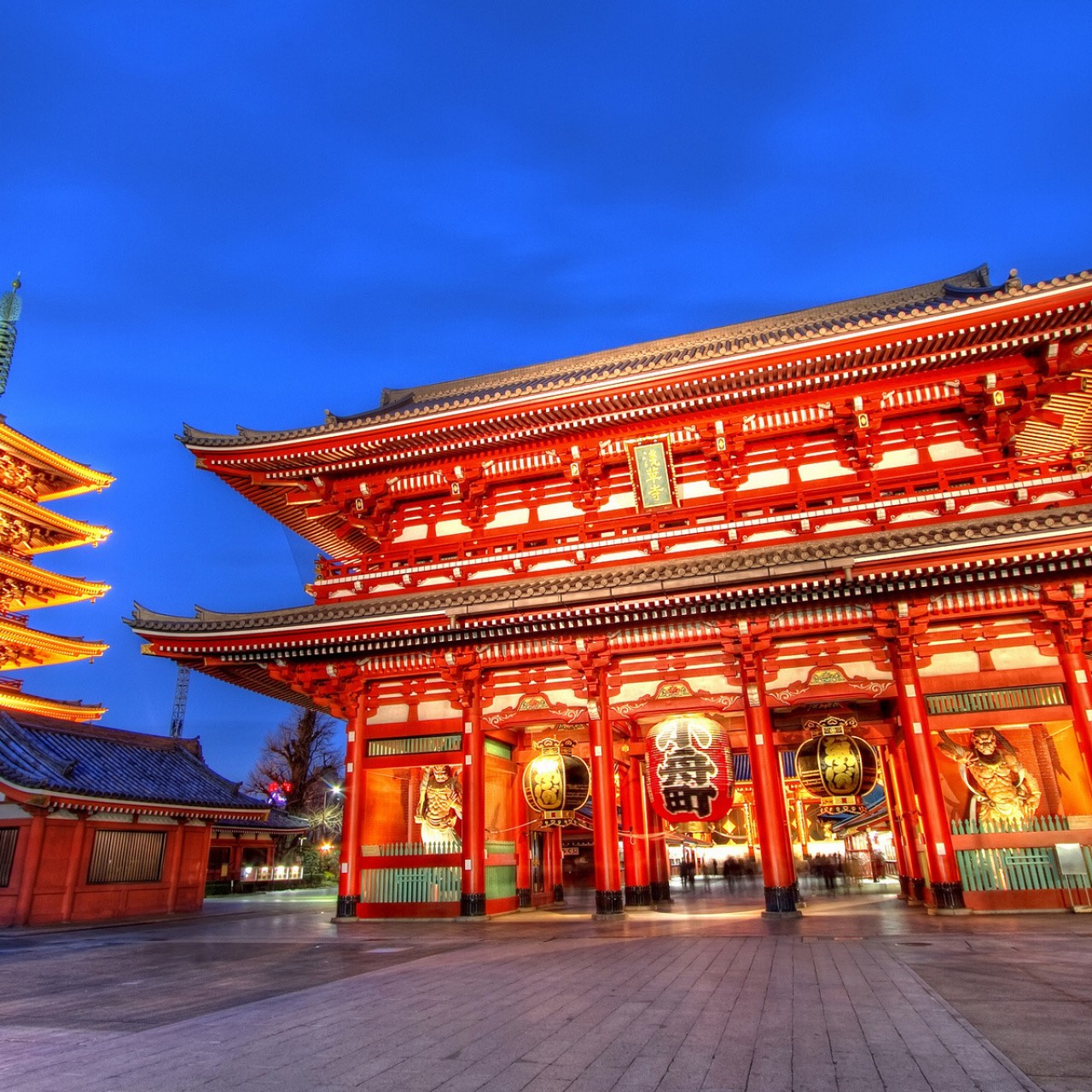 Tokyo temple 1280x1280