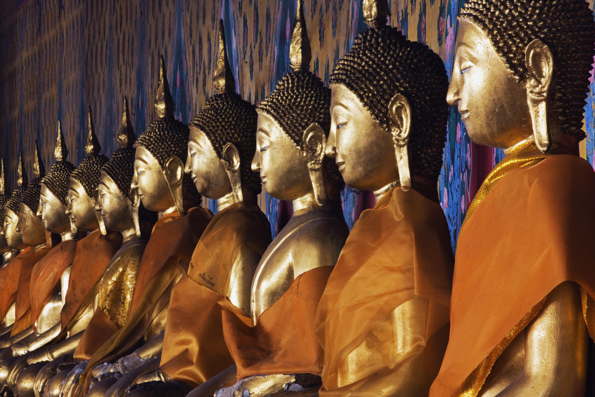 Line of Buddhas Wat Arun Bangkok 2000 x 1333