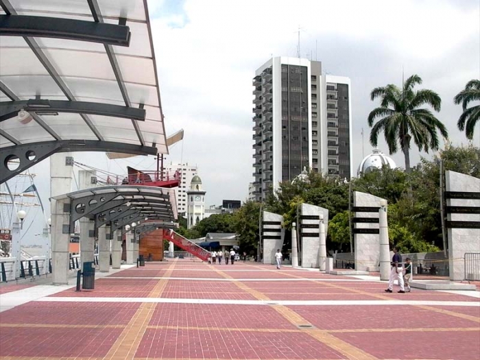 guayaquil ecuador plaza 700 x 525