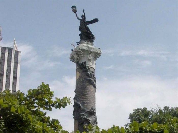 guayaquil sculpture 700 x 525