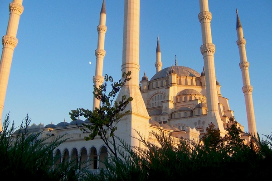 Adana mosque 1125 x 750