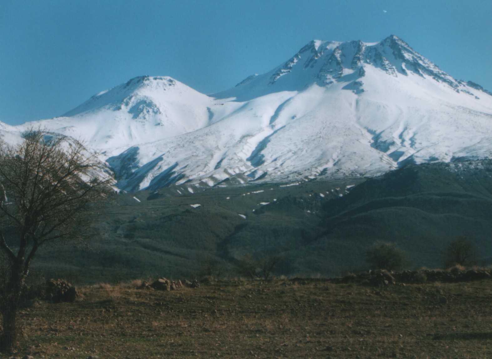 aksaray mountain 1572 x 1146