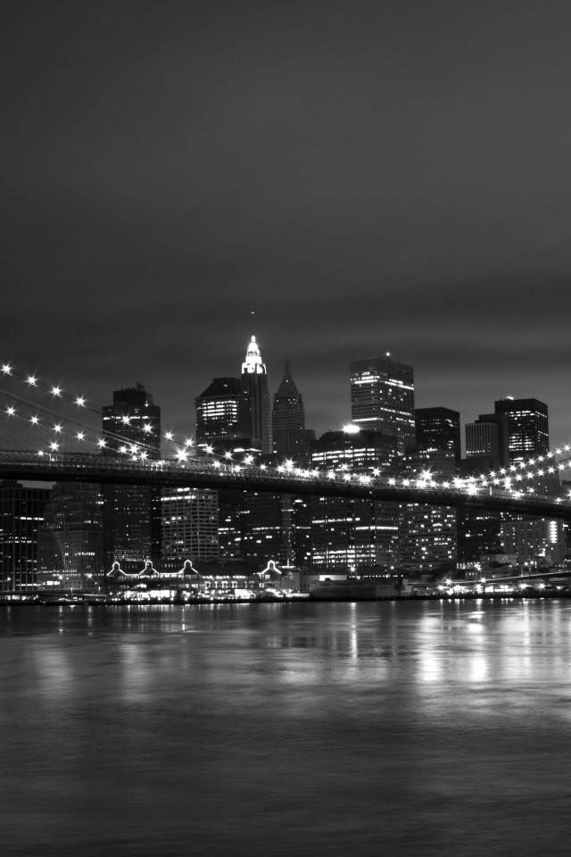 New York Black White 640x960