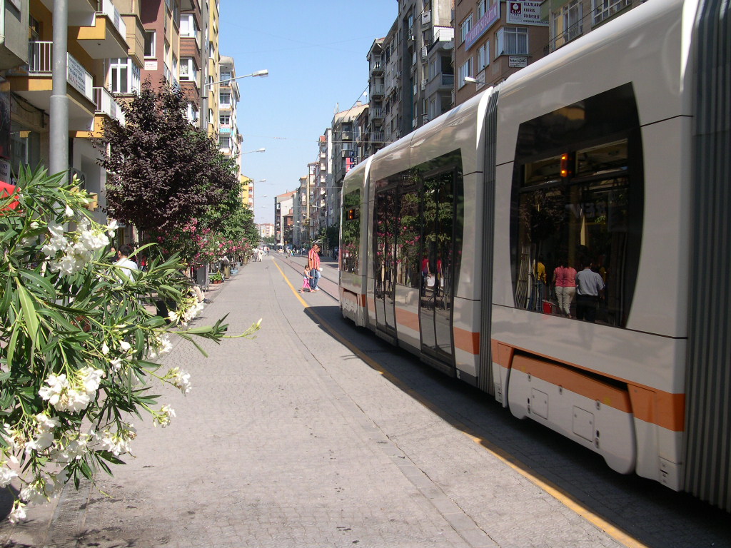 eskisehir ismetinonu street 1024 x 768